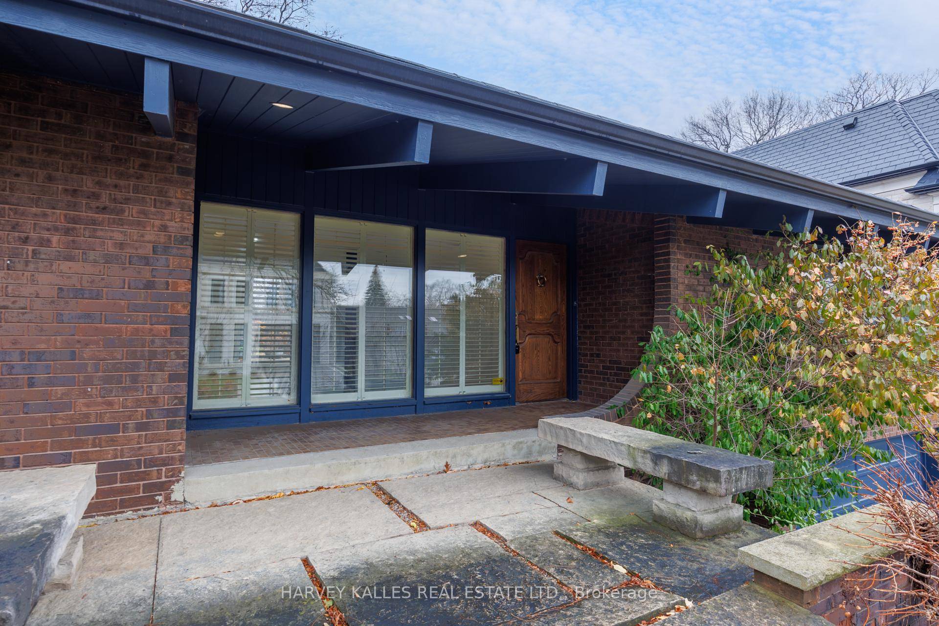 19 Blair Athol Crescent, located in the desirable Princess Anne Manor neighborhood, offers a unique opportunity with its impressive 66 x 130 foot south facing ravine lot, ideal for soaking ...