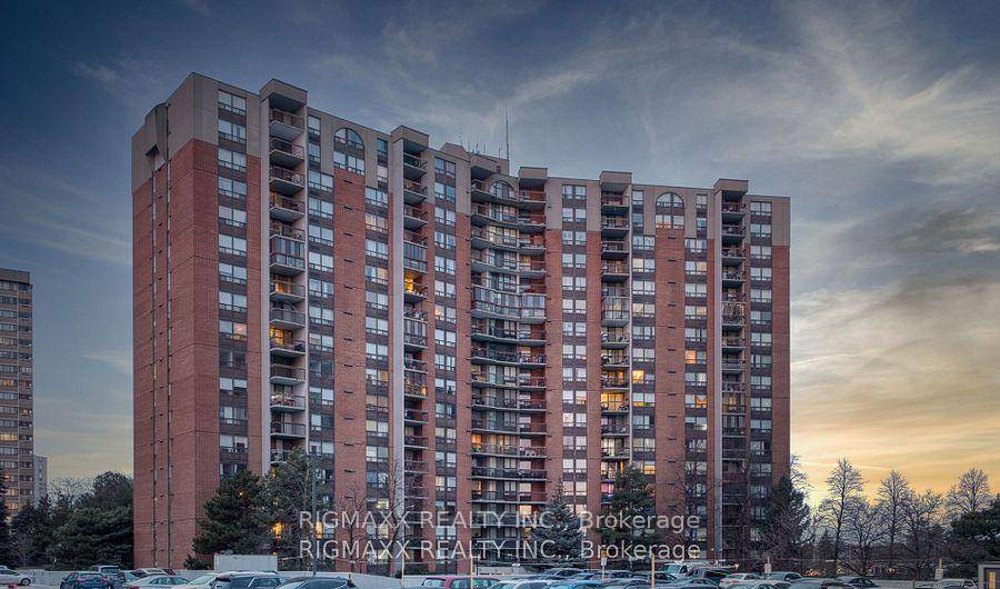 In Heart Of Mississauga Walk To Square One All Amenities !