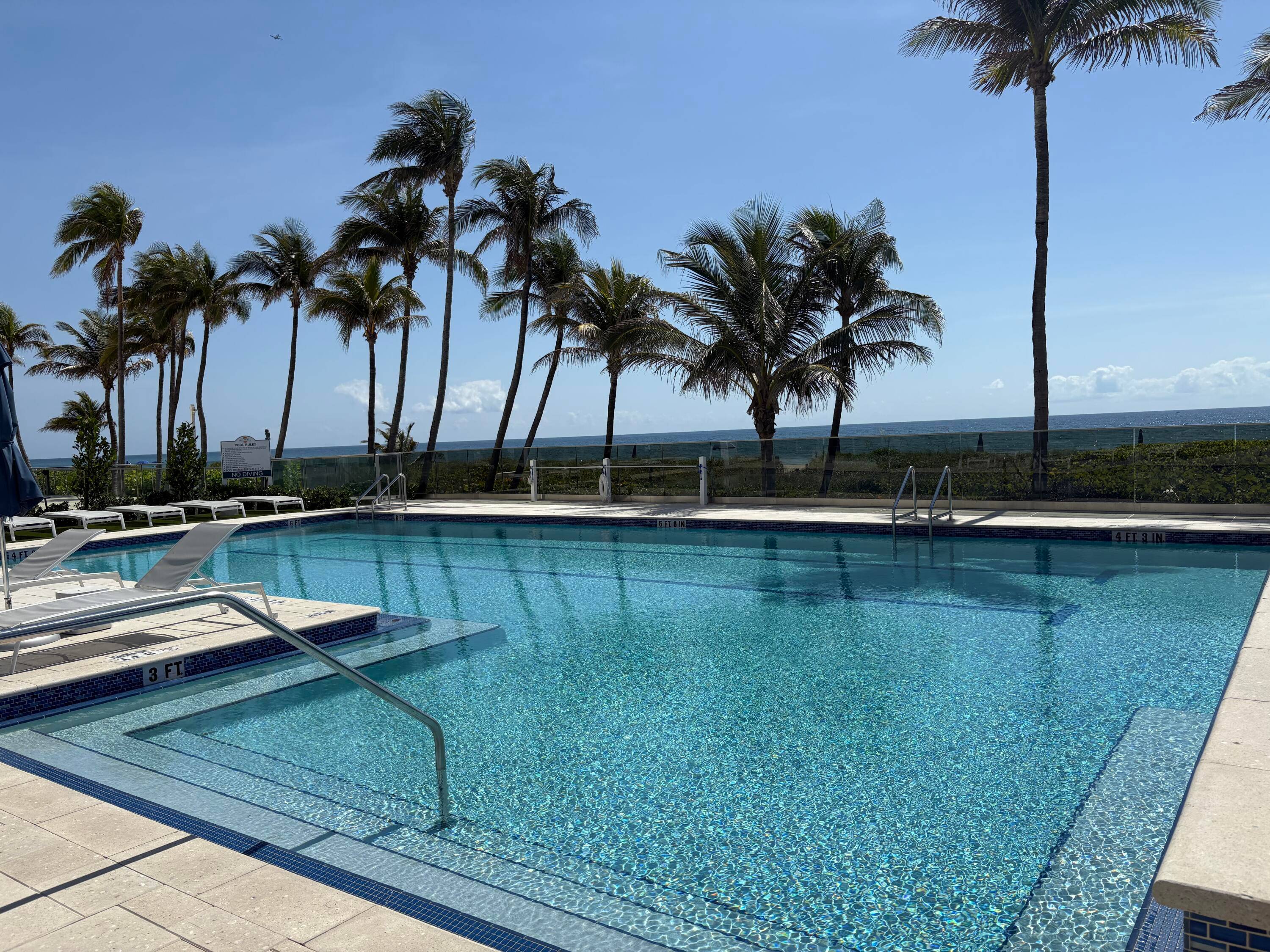 Fabulous DIRECT OCEAN VIEWS !
