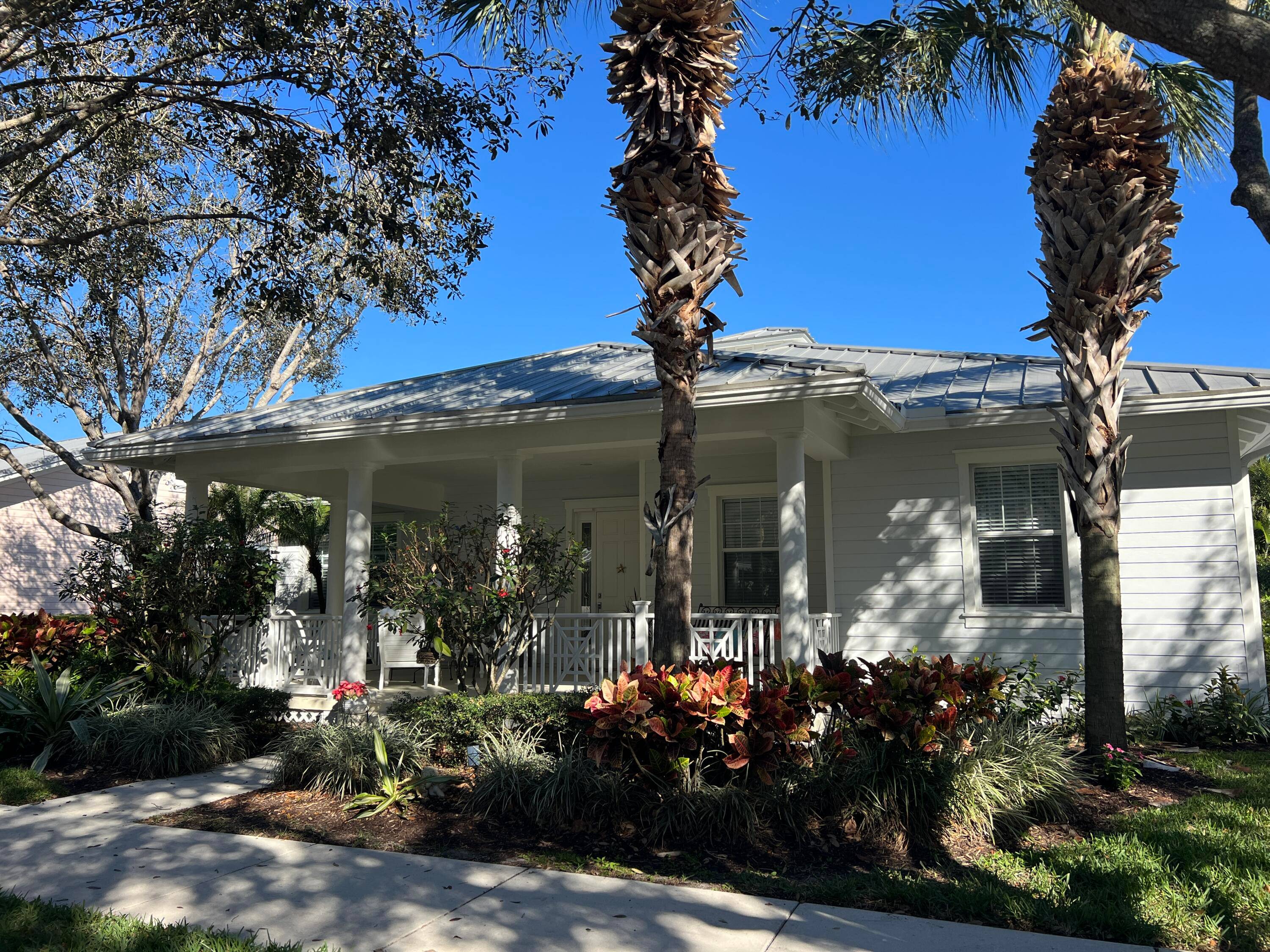 Welcome to your dream home in the heart of Abacoa !