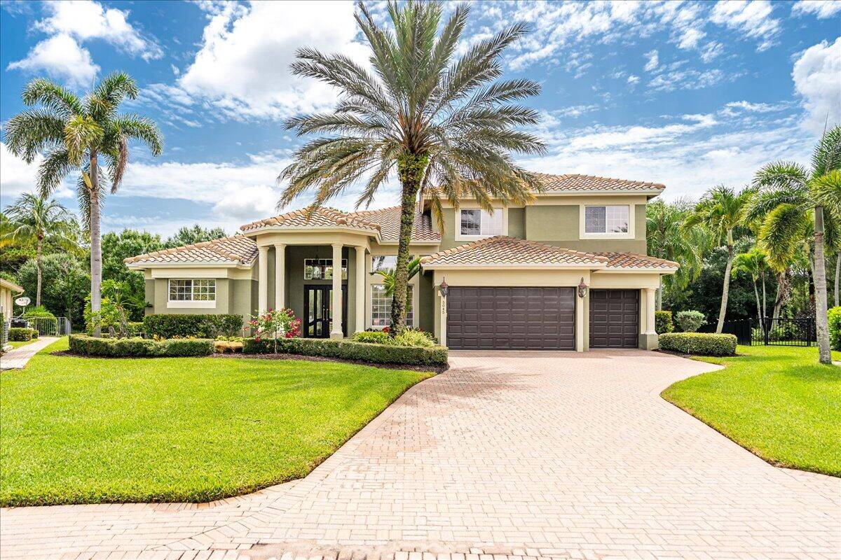 Come Discover Spacious Elegance at its Finest in this 5BR 4BA, almost 4000 sqft Living CBS Home Nestled on a Cul de sac in Sought After Hammock Creek !