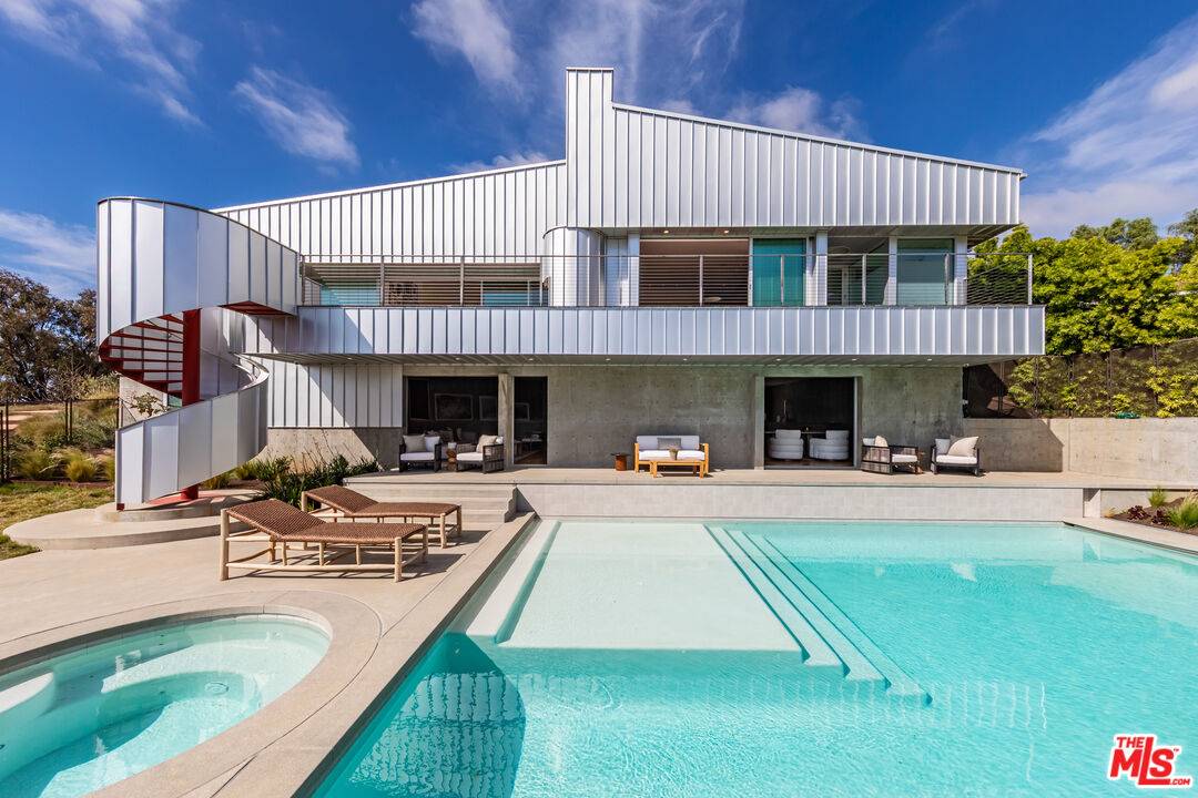 5932   Busch Dr 4BR Malibu La