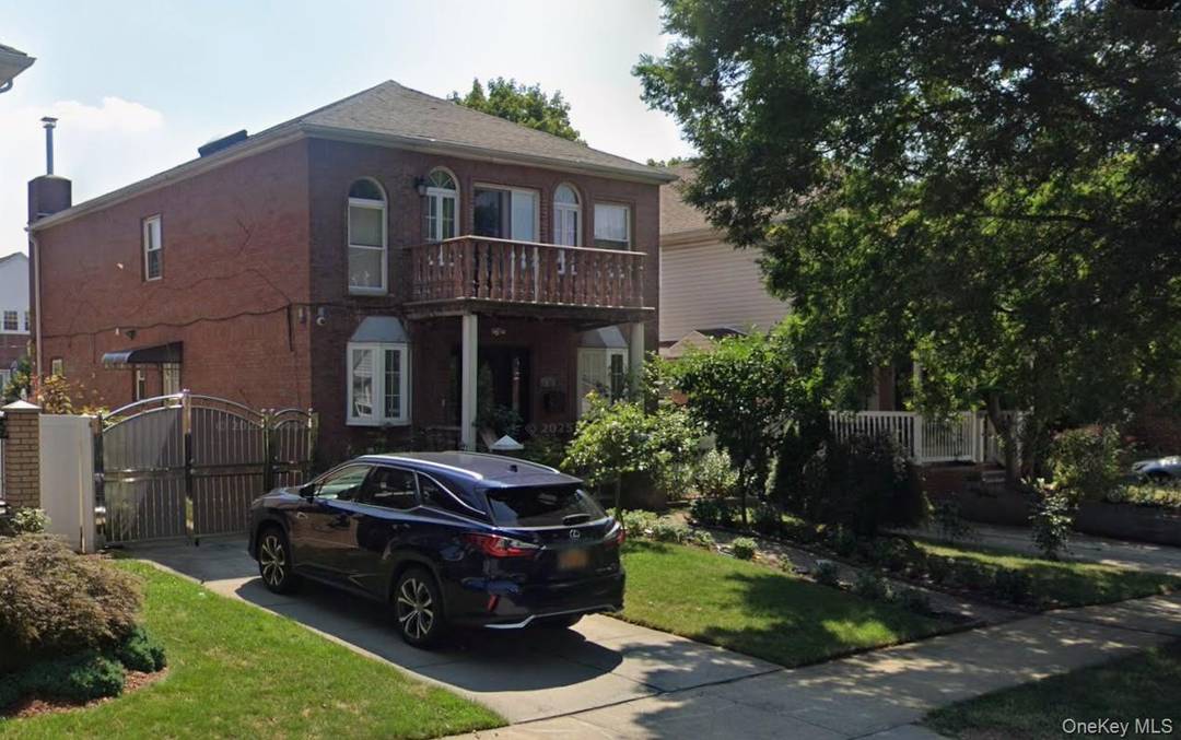 Spacious 4 Bedroom, 3 Full Bathroom Duplex with 2 balconies available in the heart of Bellerose.