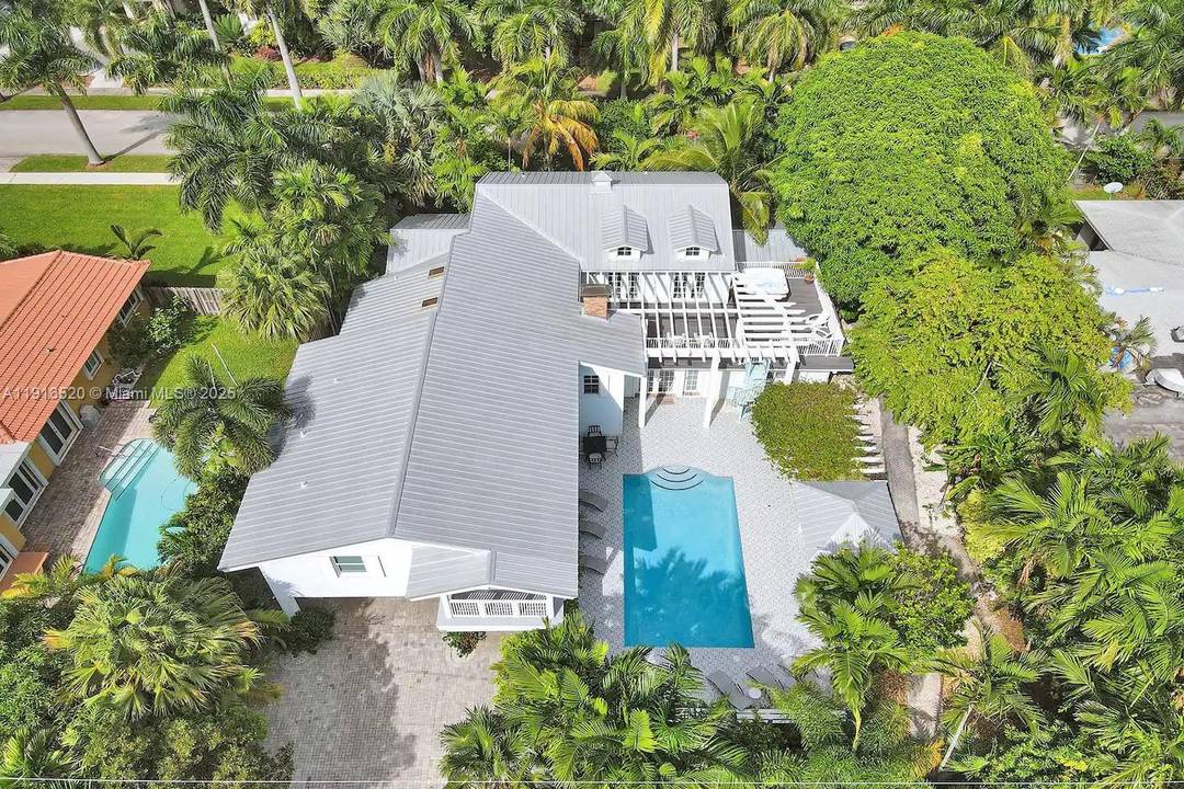 Discover a spectacular 8 bedroom, 5.