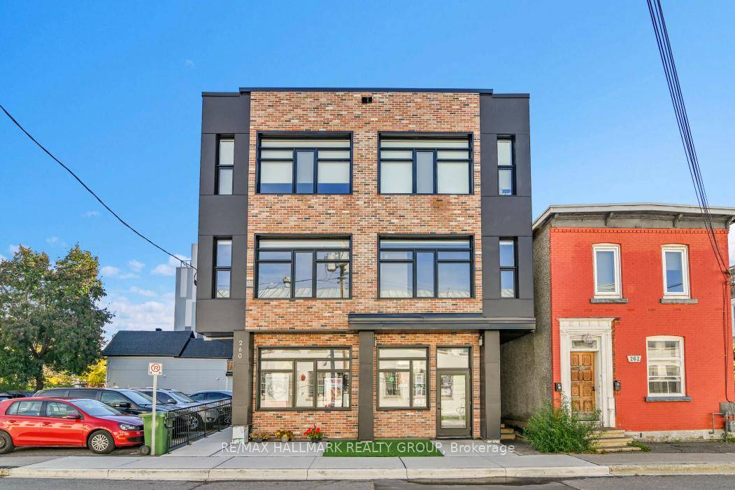 Welcome to 260 Armstrong in the heart of Hintonburg !