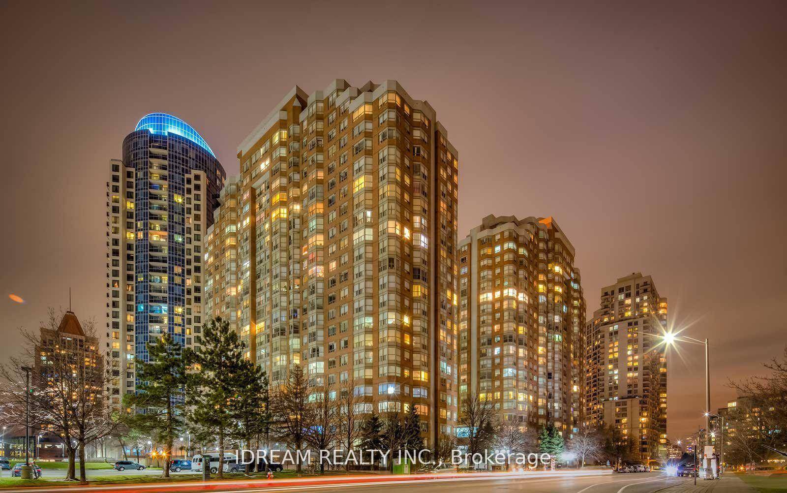 Experience elevated living in this 09th floor suite at the Monarchy Building, perfectly positioned in the vibrant heart of Mississauga.
