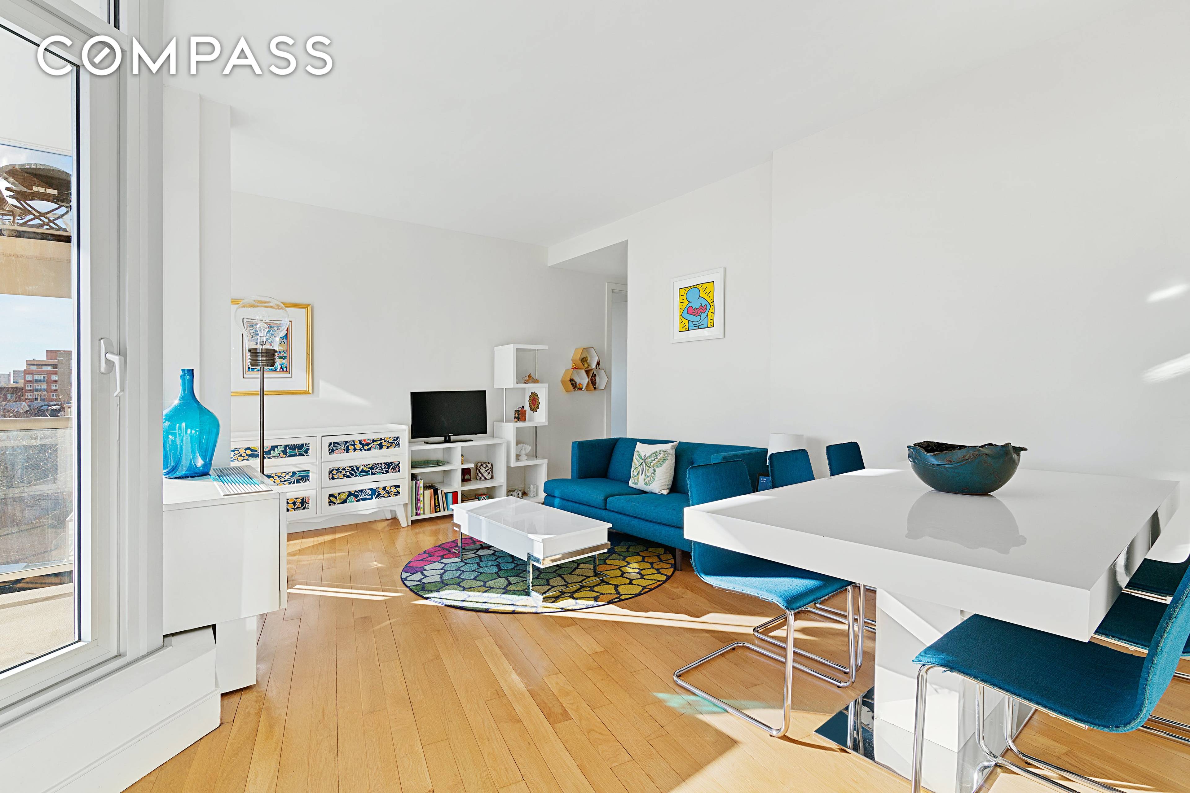 An outstanding two bedroom, two bathroom apartment with a private balcony and a double exposure in a modern, luxury condo building, this exquisite home combines fine finishes with unbeatable value ...