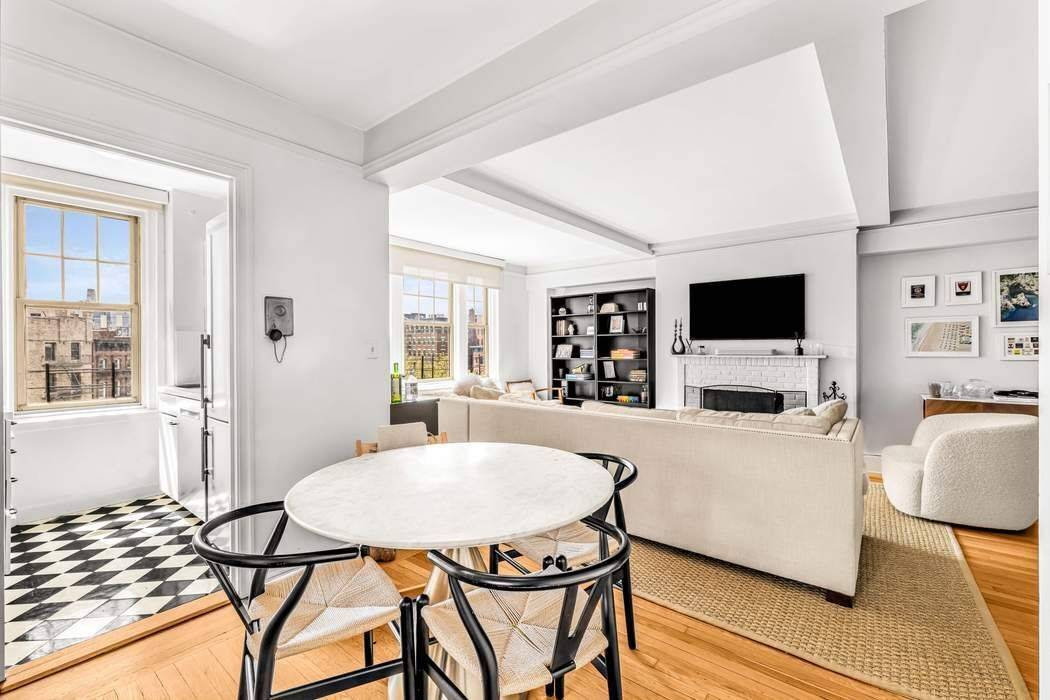 Opportunity Knocks This exceptional offering presents a rare chance to combine two adjacent apartments to create a stunning two or three bedroom residence in the most sought after Bing amp ...