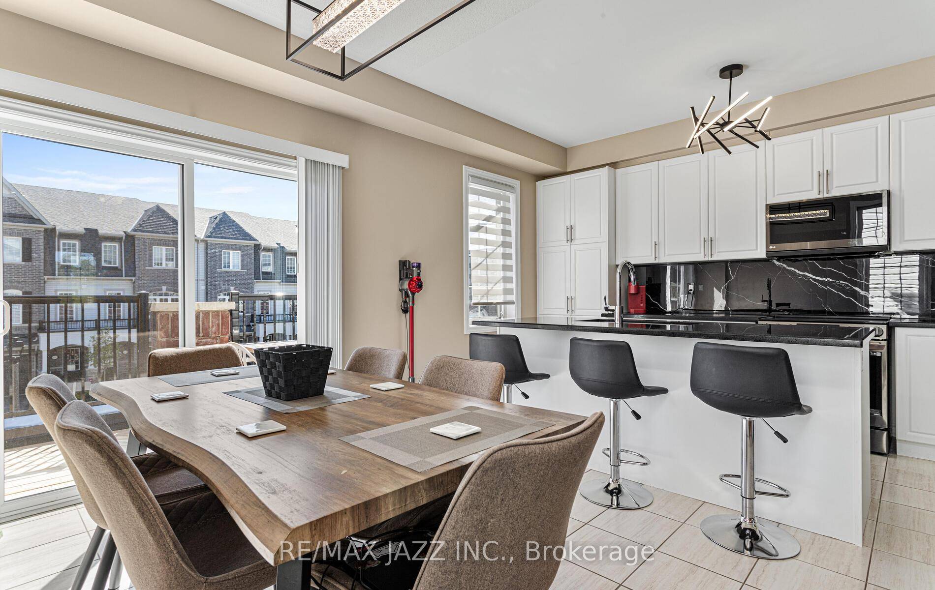 Opportunity Knocks ! Stunning 3 bedrooms 3 bathrooms end unit with a potential 4th in the lower level currently being used as a computer room, 3 bathrooms plus a roughed ...