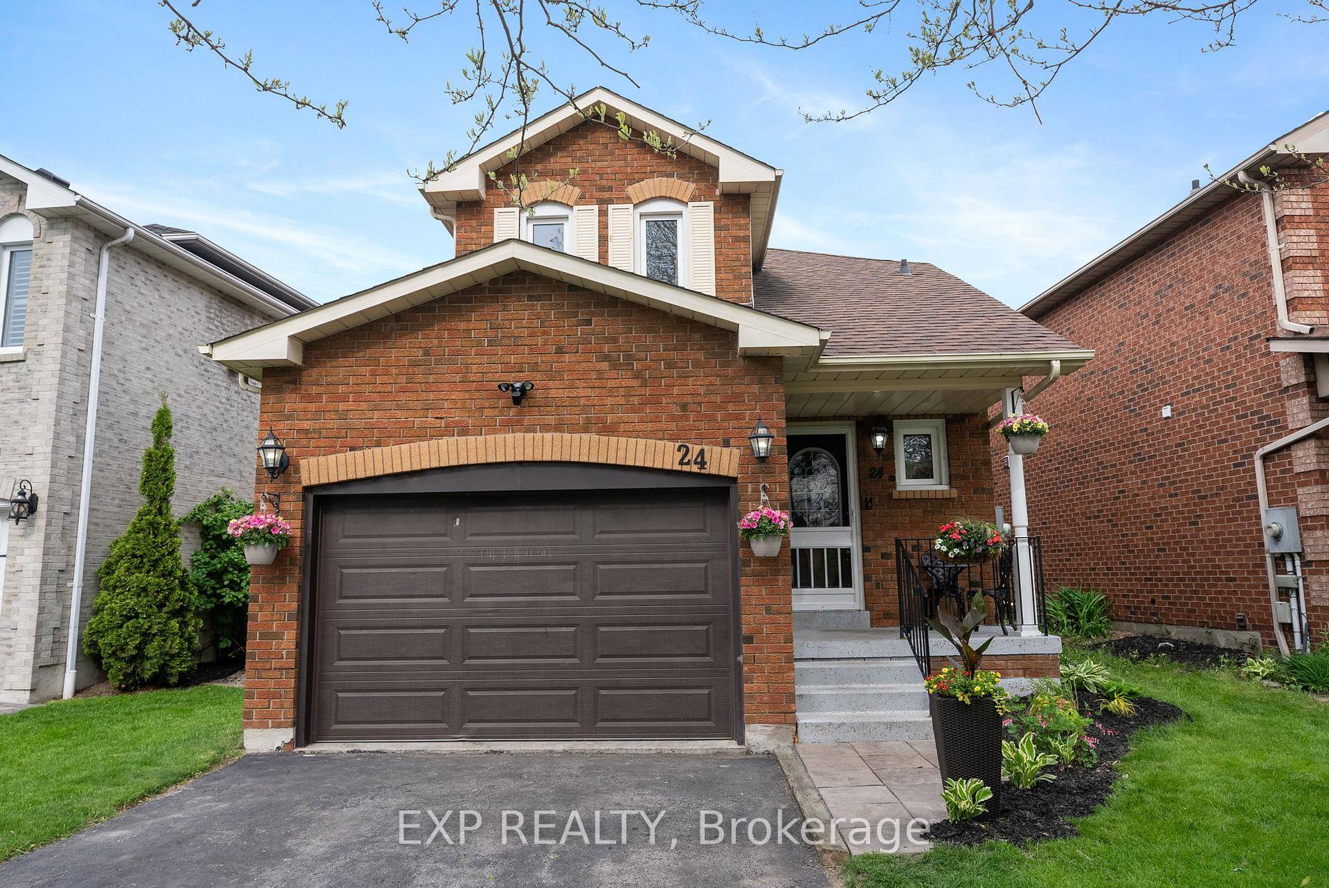 Stunning upgrades ! Turn Key 3 Bed, 3 Bath Home in Prime Whitby Location !