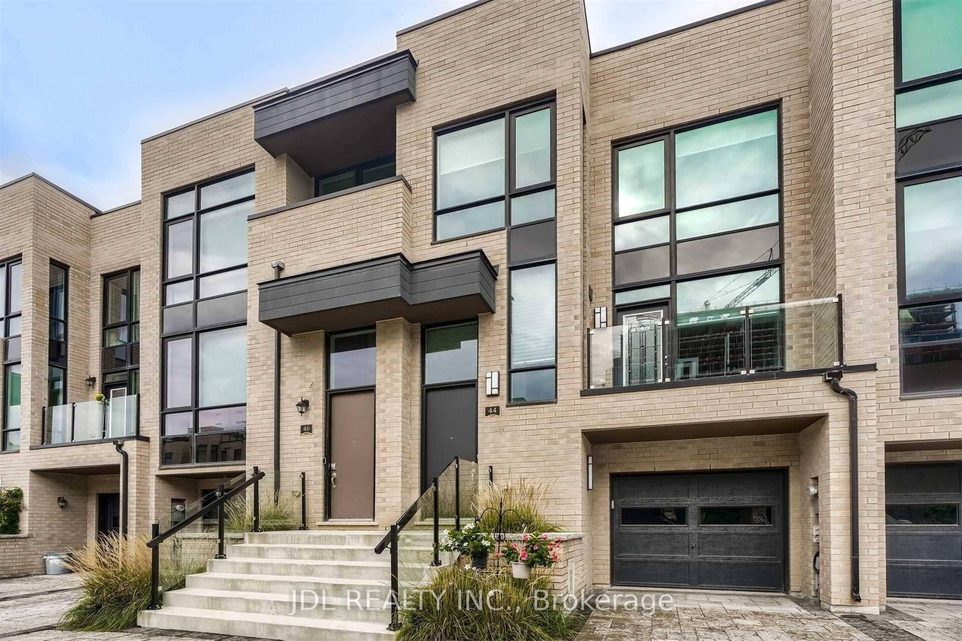 Quality Build Fernbroke Homes, Luxurious amp ; Modern Freehold Townhome, 4 1 Bedrooms, 4 Washrooms, 3 Parking And Over 3000 Sqft Of Luxury Living Space Including The Finished Basement.