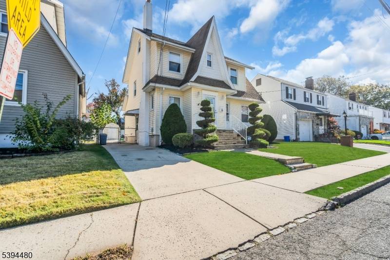 Welcome to this beautifully maintained home located in one of Belleville's most desirable neighborhoods !