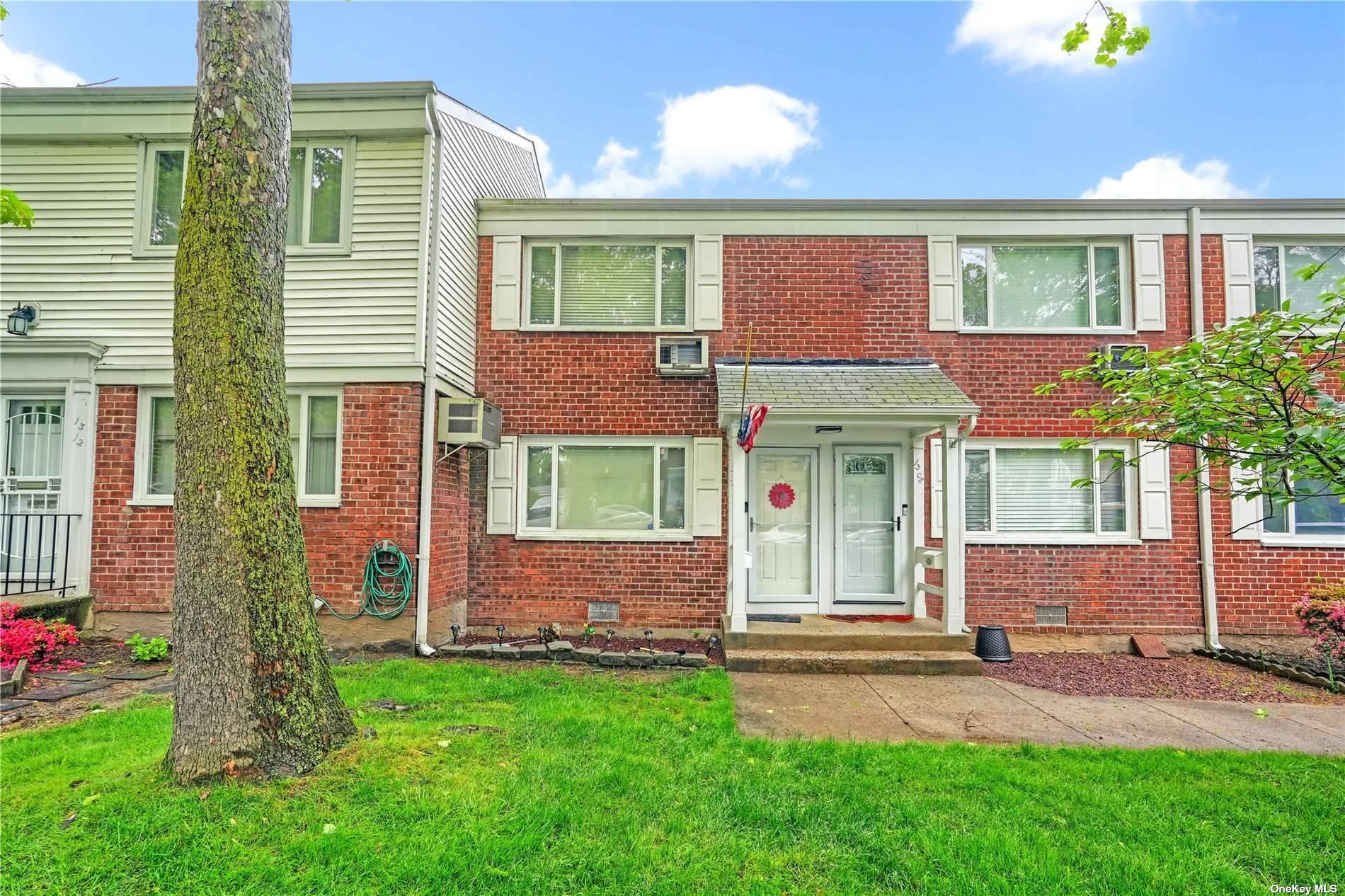 This charming two bedroom duplex coop is located in the heart of Bayside, offering the perfect blend of comfort and convenience.