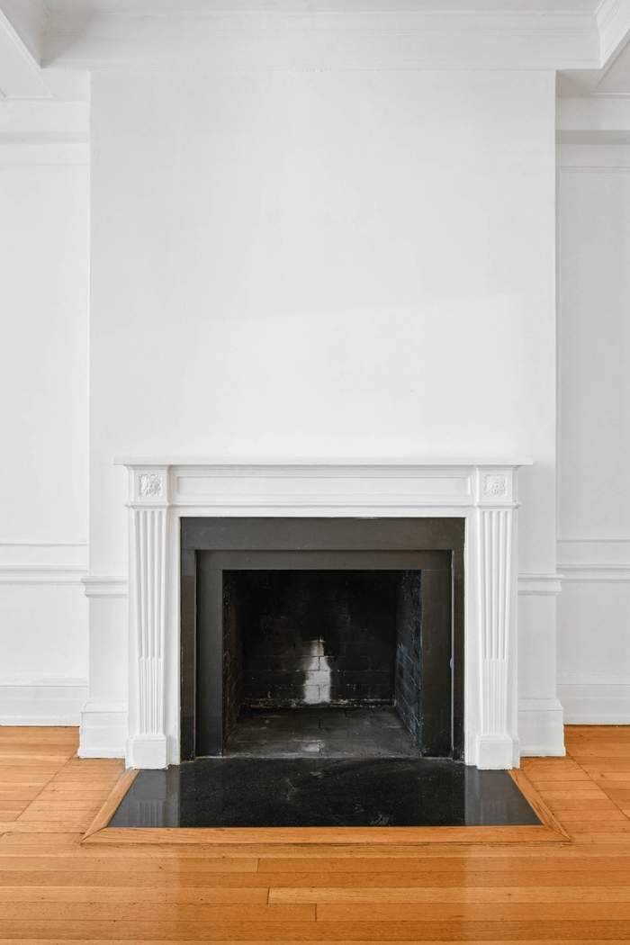Create Your Dream Home in Sutton Place This unit presents a unique opportunity to reimagine a classic pre war condominium in one of Manhattan s most desirable neighborhoods.