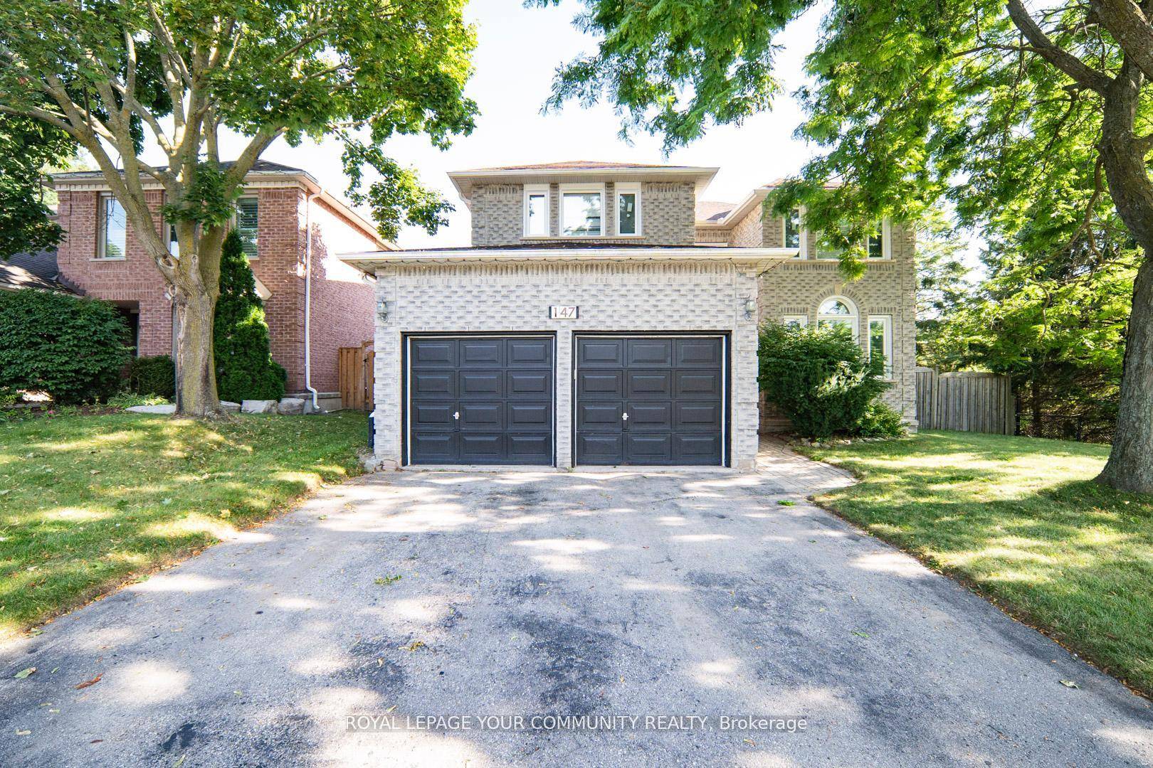 Welcome to this stunning, sunfilled, south facing property and enjoy a quiet, large, and deep ravine backyard with complete privacy and scenic views.