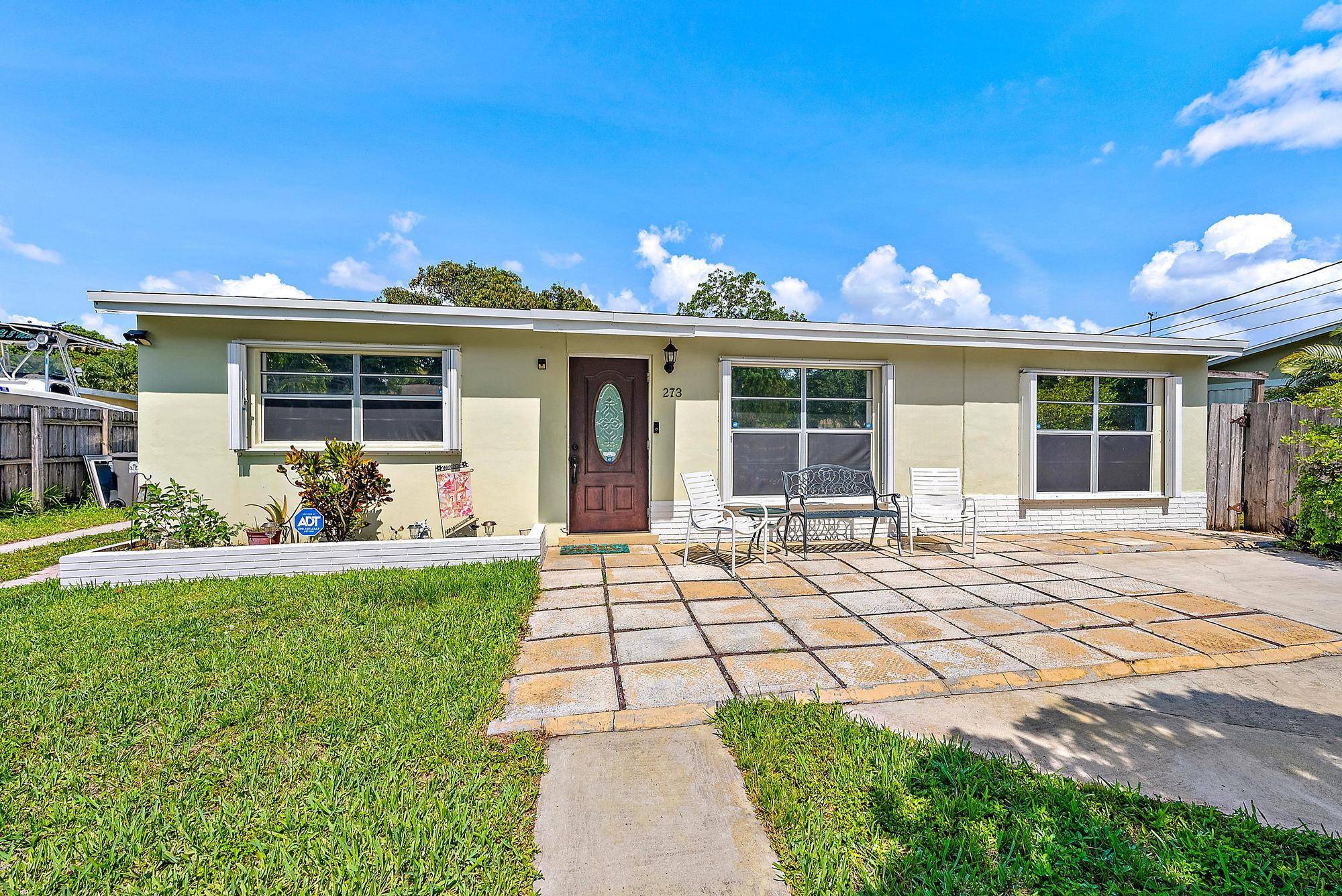 This well maintained 4 bedroom, 2 bath home sits on a spacious double lot, giving you plenty of room to spread out whether it's for a garden, outdoor entertaining, or ...