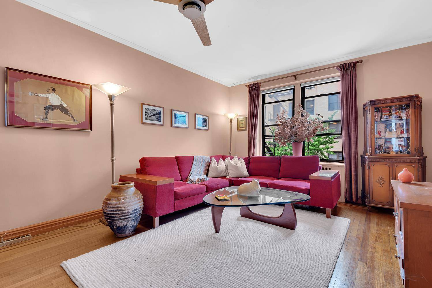 RARE TWO BEDROOM, TWO BATHROOM GEM WITH WASHER DRYER POSSIBILITY In a neighborhood celebrated for spacious apartments, this bright and beautifully laid out two bedroom, two bathroom home offers a ...
