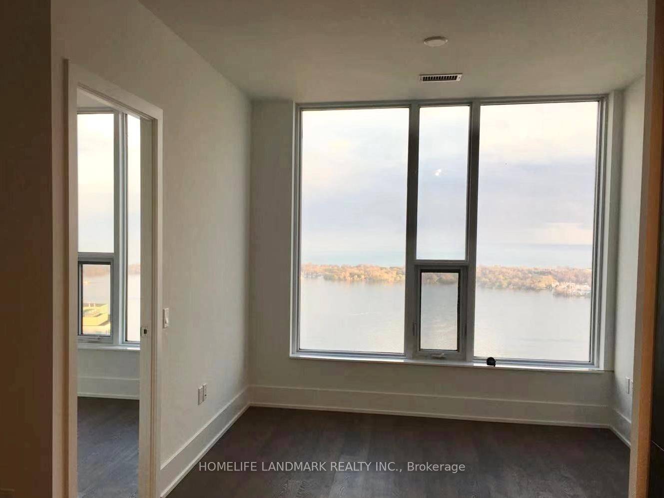 Luxury Tridel Ten York. Floor is high enough so you can enjoy the beautiful view of Lake Ontario !