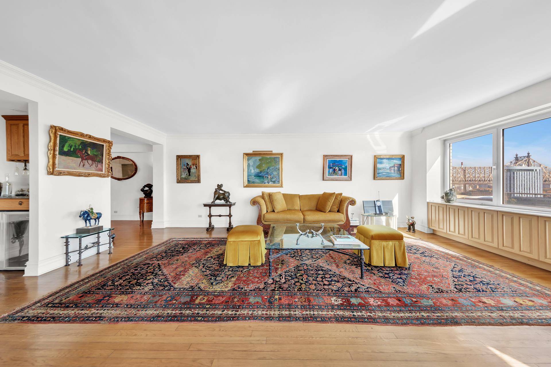 ALL ABOUT THE VIEWS ! The coveted F line at 45 Sutton Place South is often called The Best of Sutton.