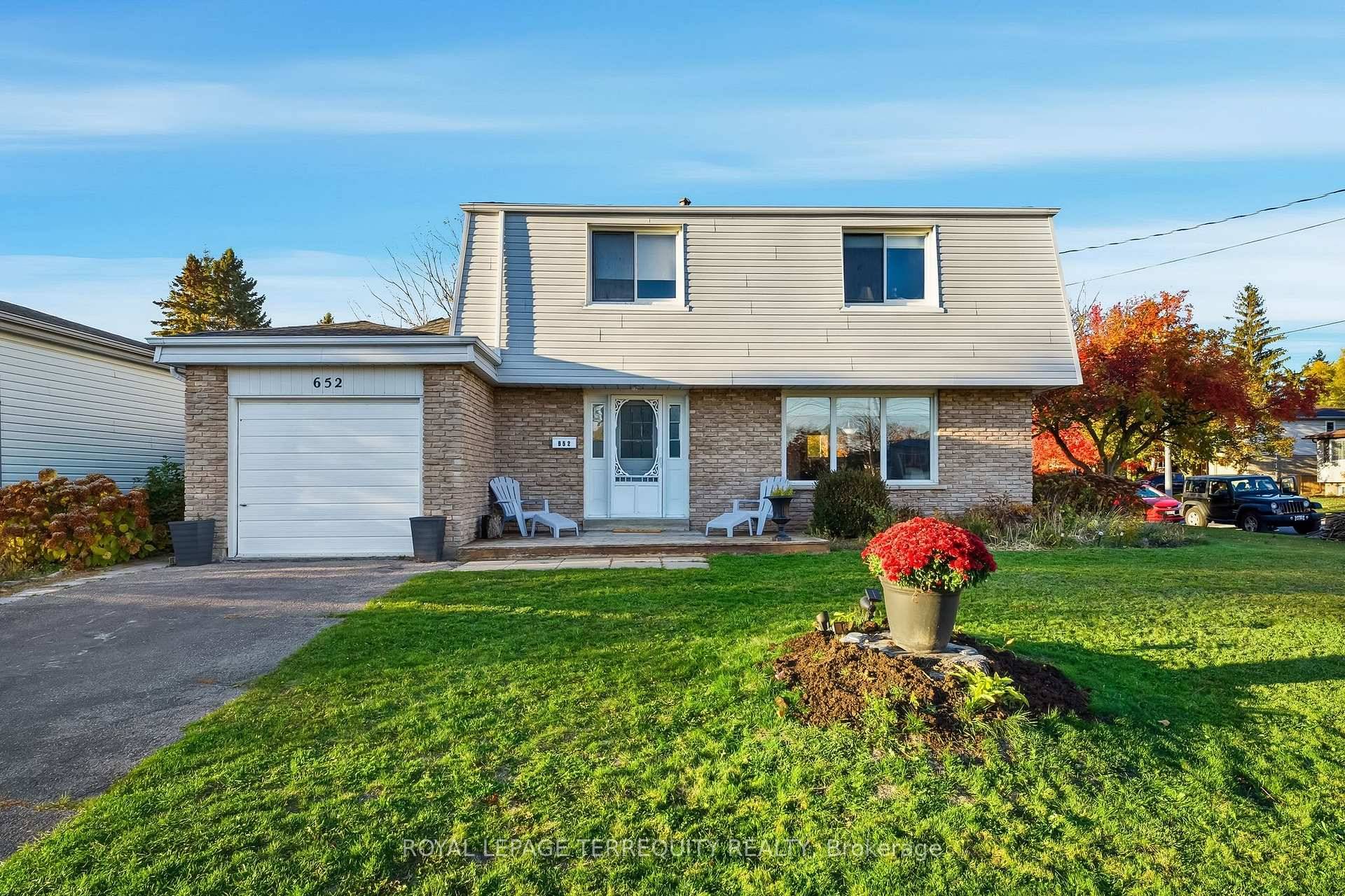 Welcome to this charming corner lot home in the heart of Cobourg, perfectly designed for first time buyers or anyone looking for a lifestyle upgrade close to everything.