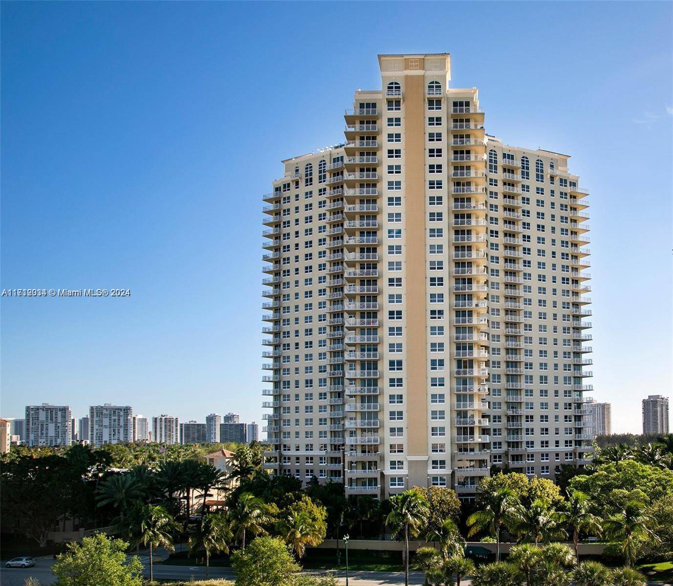 GORGEOUS UNIT AT TURNBERRY ON THE GREEN OVERLOOKING THE CITY OF AVENTURA.