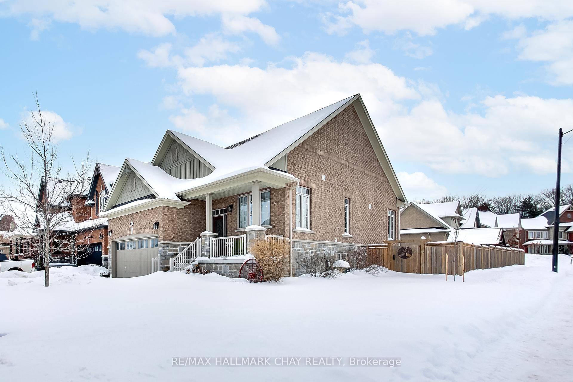 Are you looking for a home that combines modern comfort with an unbeatable outdoor setup ?