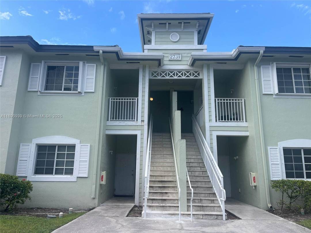 Move in ready townhome offering a desirable 3 2 layout.