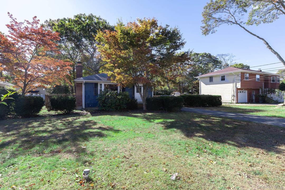 Low Taxes, Ranch home with full basement in Eastport South Manor School District.