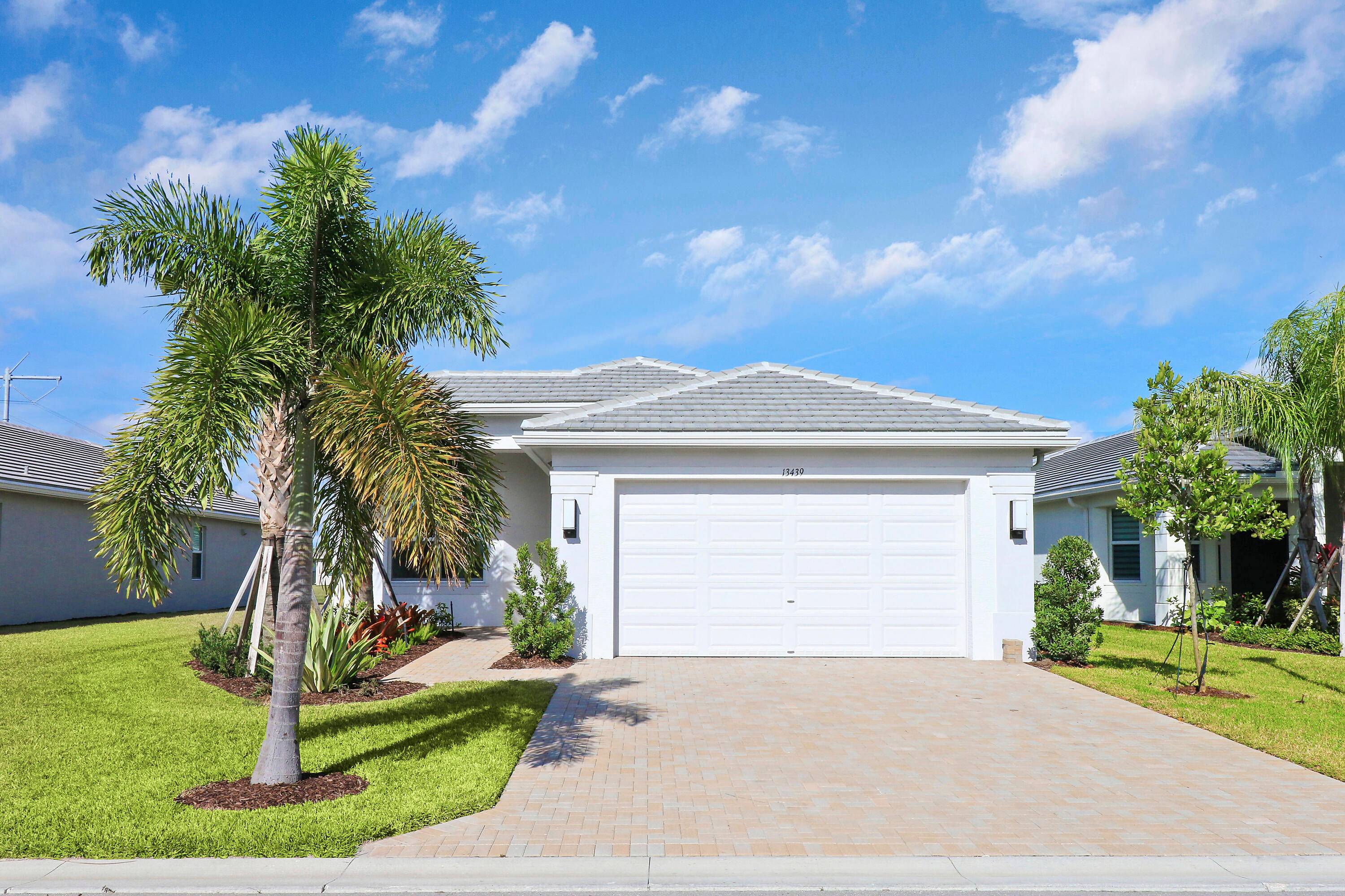 Welcome to Valencia Grove at Riverland where comfort meets community living.