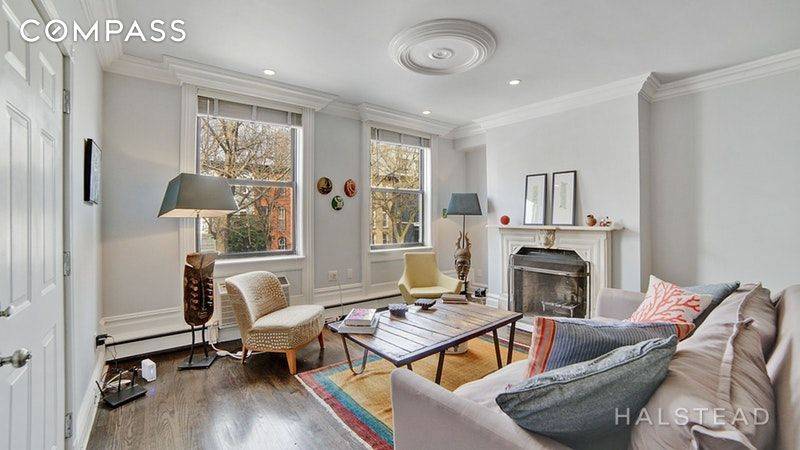 Do not miss this opportunity for townhouse living in Boerum Hill !