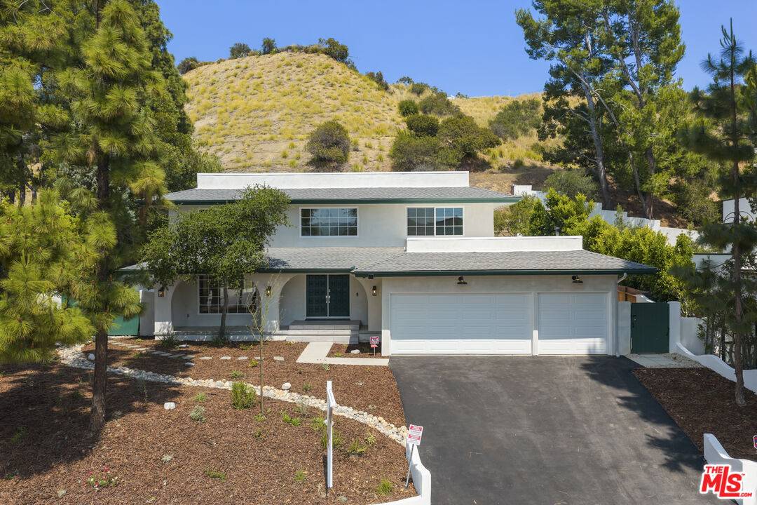 3062 Arrowhead Dr 5BR Hollywood Hills East La