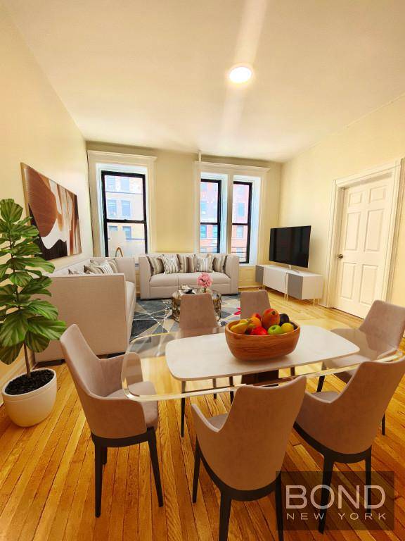 Huge 4 Bed 3 Bath with In Unit Washer amp ; Dryer.