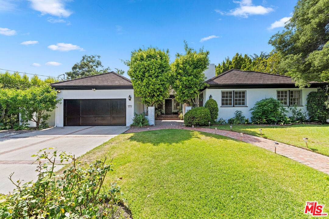 221  N SALTAIR AVE Brentwood LA
