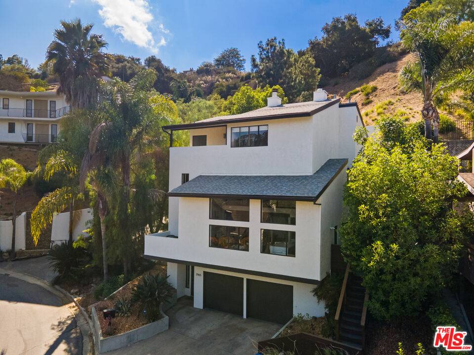 2965   Passmore Dr 4BR Hollywood Hills East La