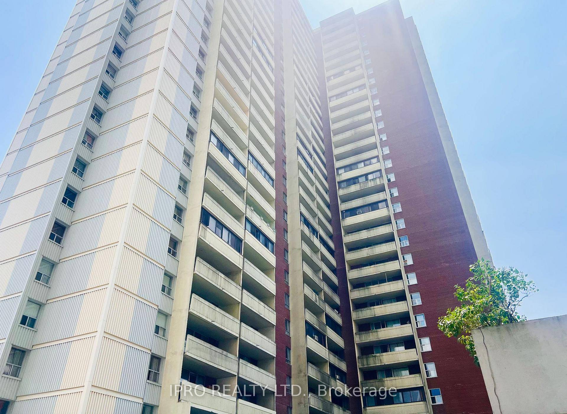This beautifully maintained 2 bedroom condo is the perfect balance of urban convenience and peaceful living.