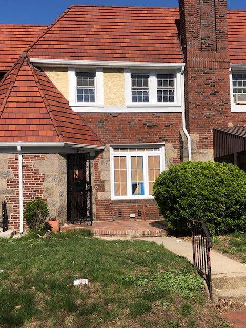 Updated 3 Bedroom Attached Home in a Prime Neighborhood.