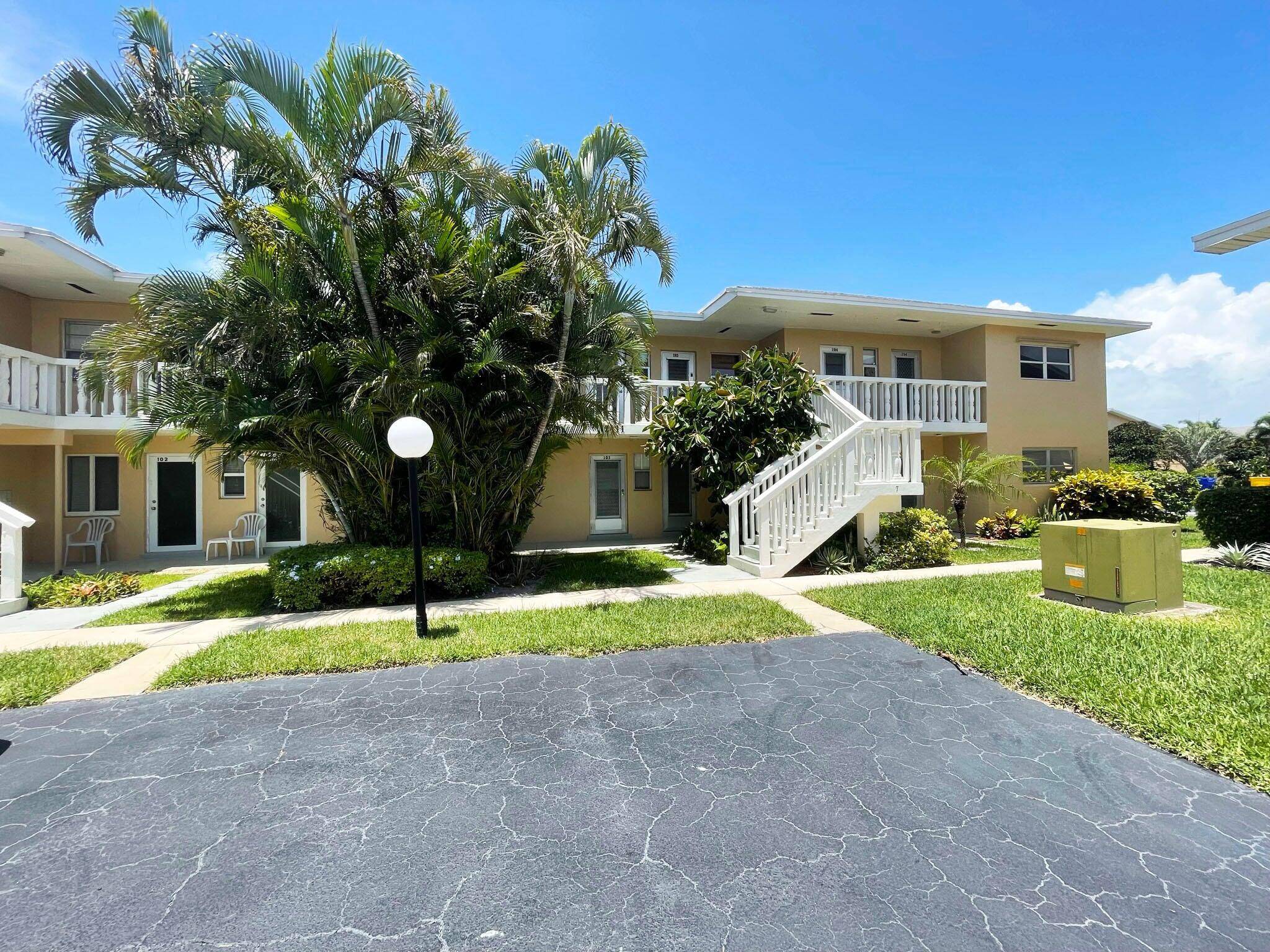 Welcome to this charming 2 Bedroom, 1 Bathroom corner unit in the vibrant 55 community of Village Royale.