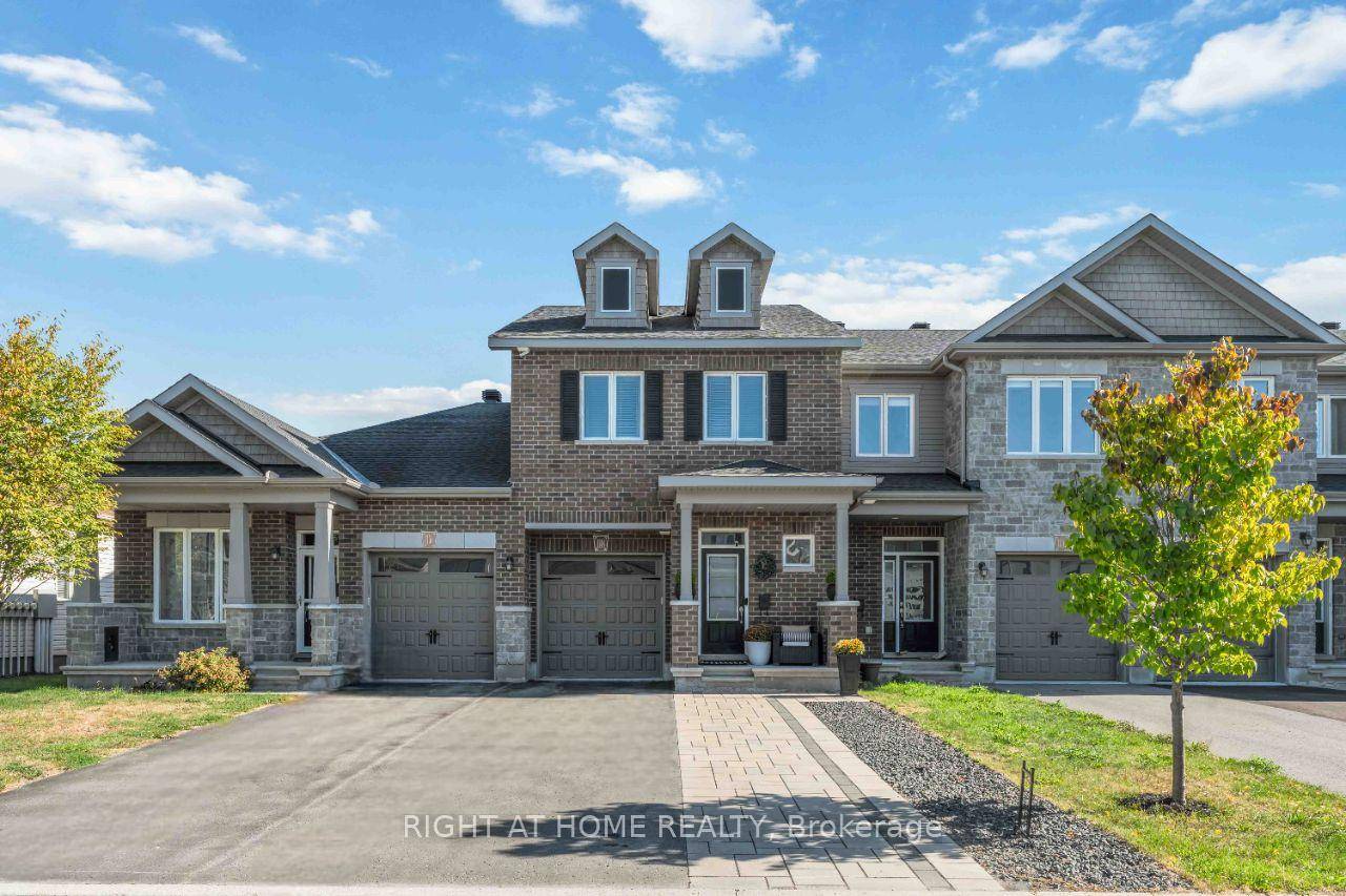 Stunning Valecraft townhome offering over 2, 100 sq.