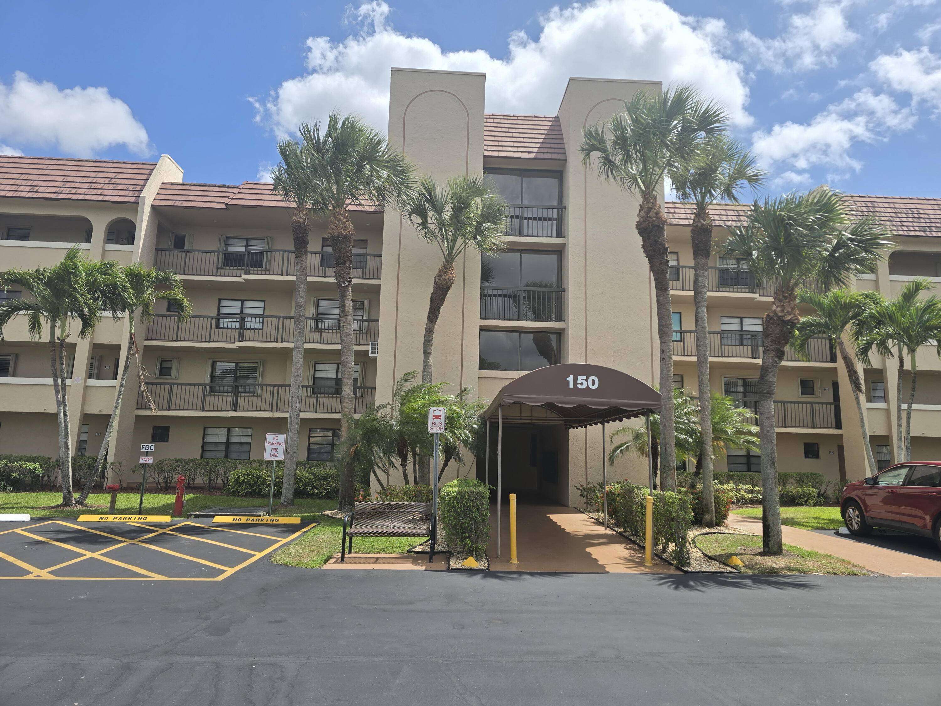SPACIOUS 2 2 CONDO, BEAUTIFUL WATER VIEW JUST A SHORT WALK TO THE ELEVATOR, MAIL EXTRA STORAGE IN THE BLDG.