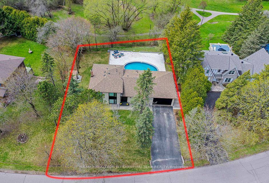 A large, rare and expansive 114 ft by 149 ft lot backing onto a tranquil RAVINE Welcome to this stunning detached home.