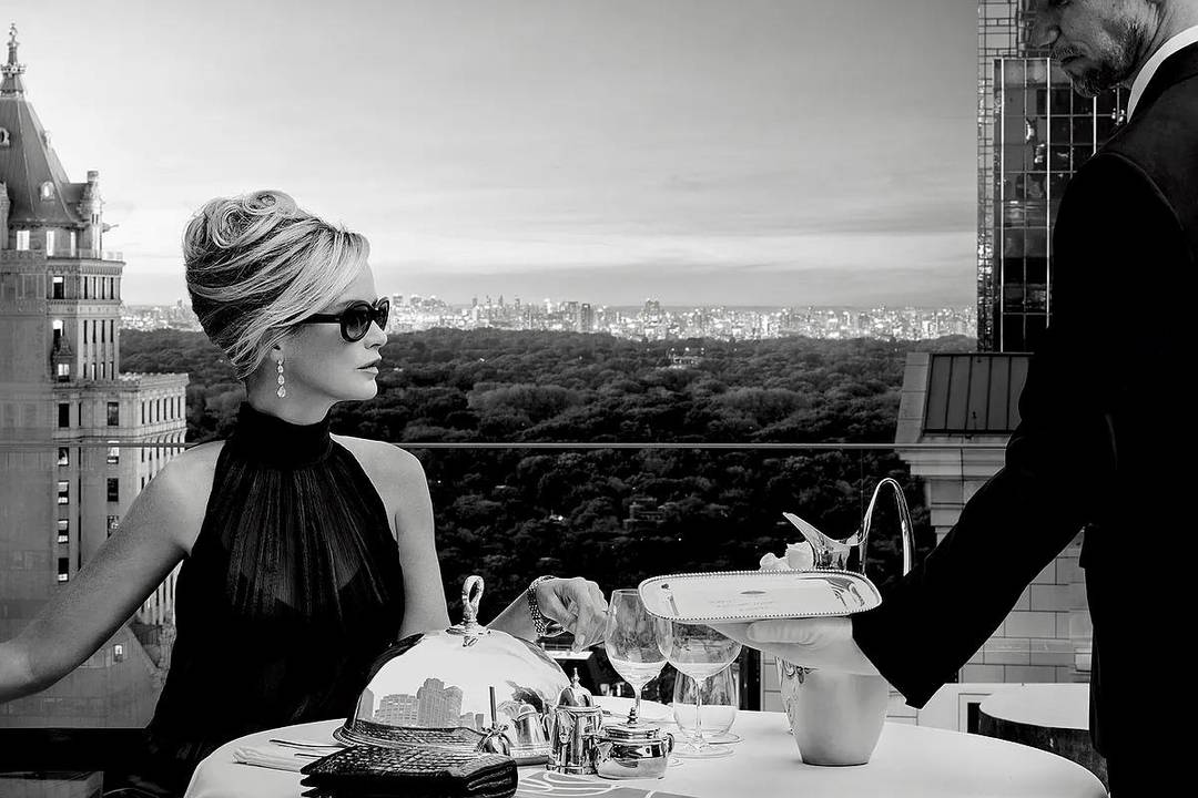 Introducing Mandarin Oriental Residences, located on Fifth Avenue, just steps away from Central Park.