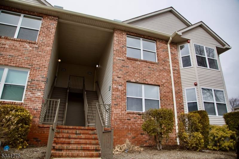 WOW FACTOR ! ! ! ! STUNNING, TOTALLY UPDATED 2 bedroom, 2 bathroom END UNIT at Hanover Park.