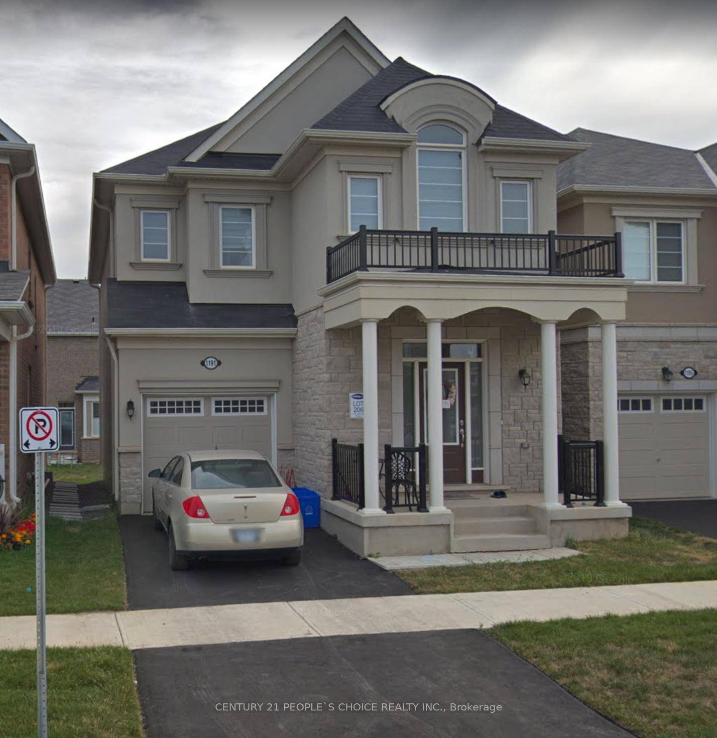 Welcome to this beautiful 4 bedroom, 3 bathroom detached home in a prime Milton location !