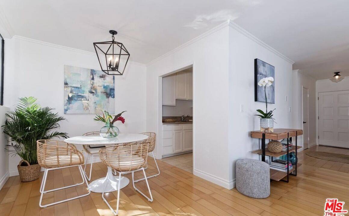 530 S Barrington Ave 2.0 Brentwood LA