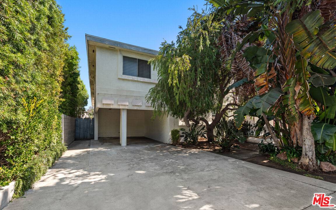 3636   Mentone Ave 10.0 LA
