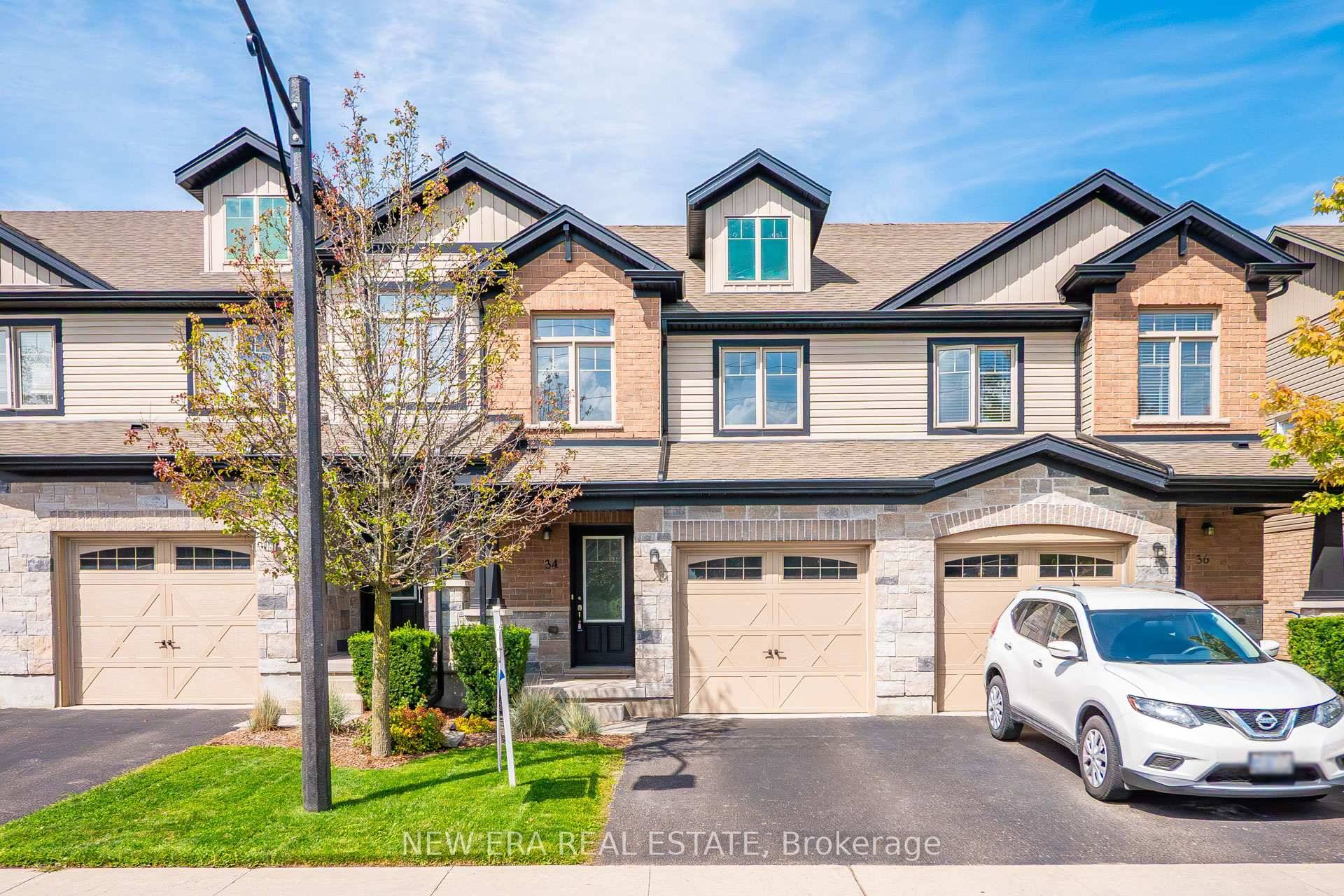 Welcome to this stylish and spacious 3 bedroom, 3 bathroom condo townhome situated in a highly desirable Guelph neighbourhood.