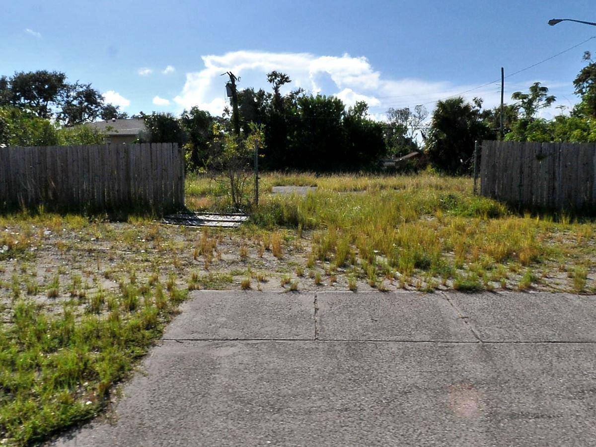 This property is located in a prime area of Fort Pierce for development or end use.