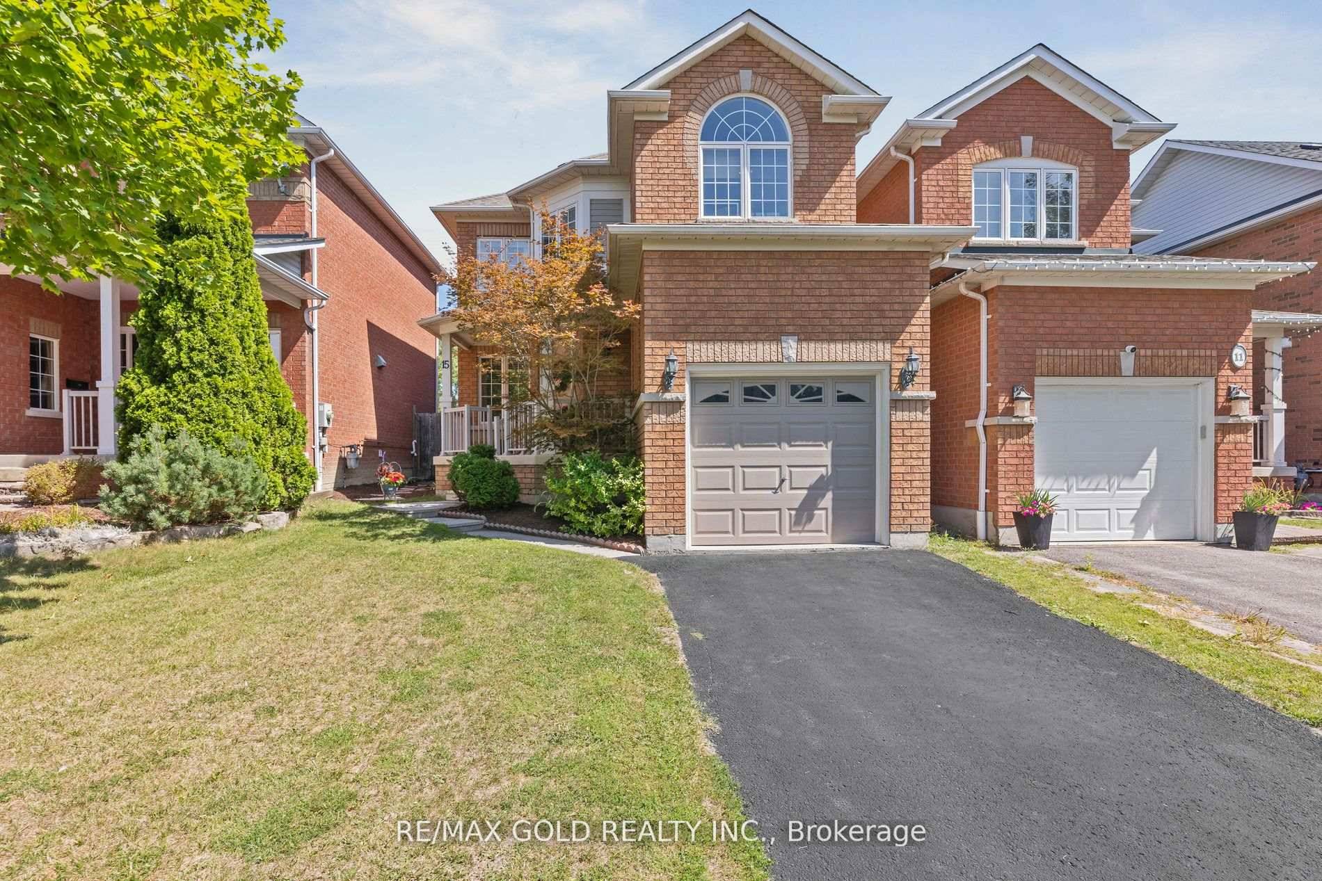Welcome To 15 Blanchard Court, A Beautifully Situated Home On A Quiet Family Friendly Cul De Sac In One Of Brooklin's Most Desirable Areas.
