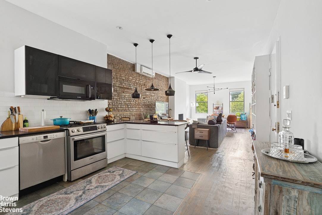 4 Family luxury Boutique Turnkey Investment Opportunity 8 Bedrooms, 4 Bathrooms, 5, 200 Sq.