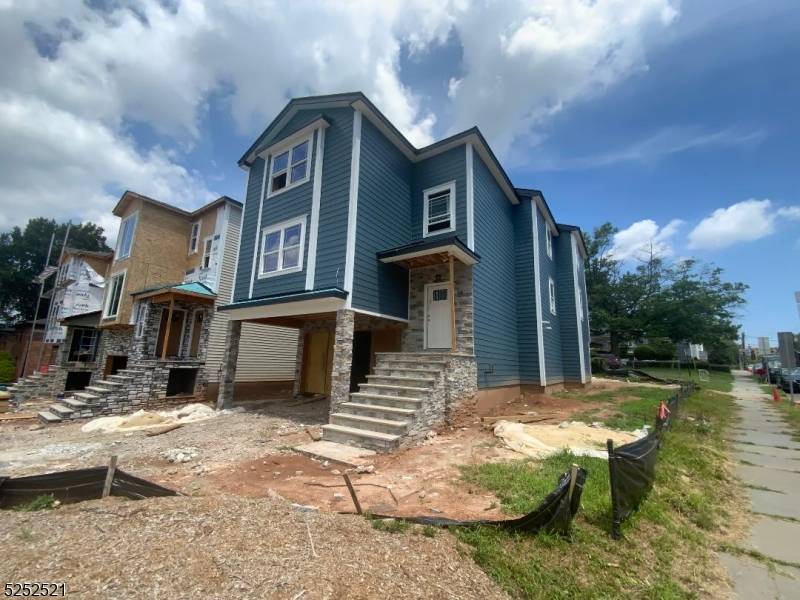 3 Brand new 2 apartments with recreation room to be build according to plans.